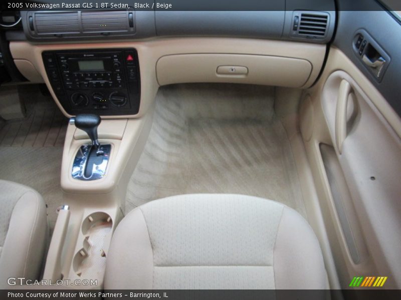 Black / Beige 2005 Volkswagen Passat GLS 1.8T Sedan