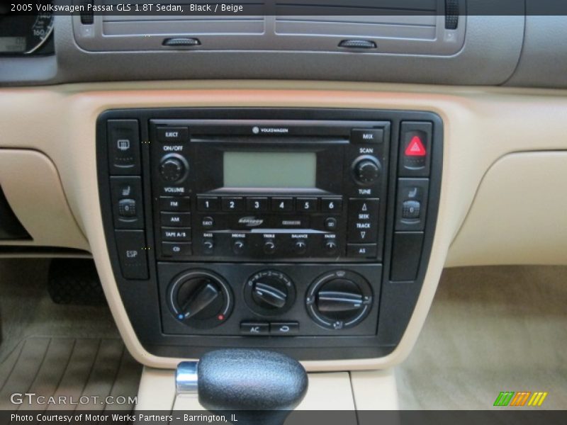 Black / Beige 2005 Volkswagen Passat GLS 1.8T Sedan