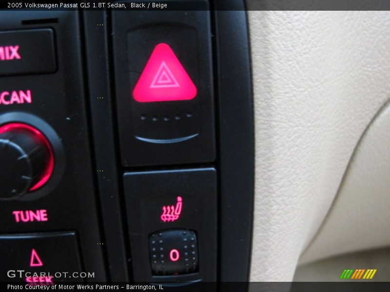Black / Beige 2005 Volkswagen Passat GLS 1.8T Sedan