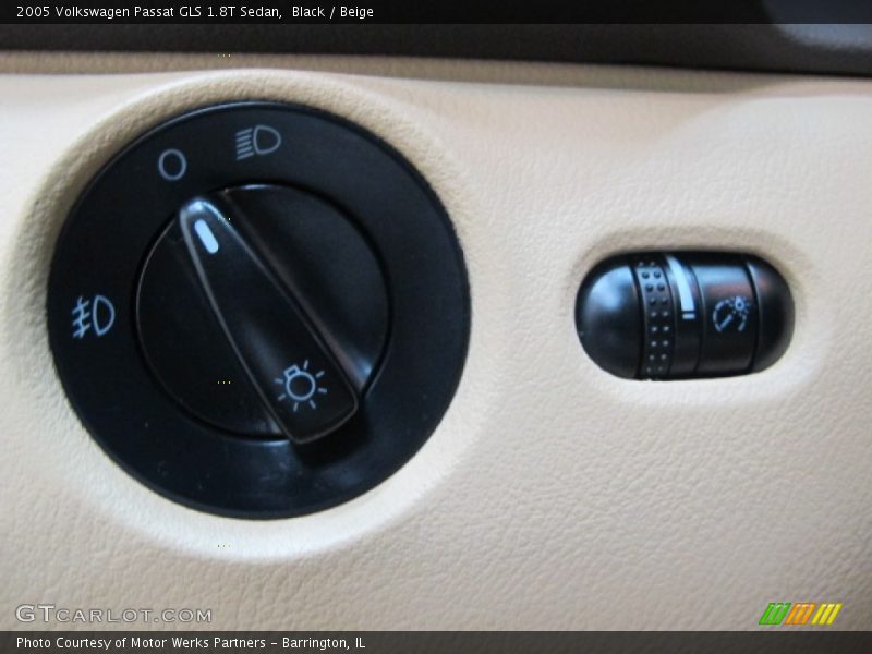 Black / Beige 2005 Volkswagen Passat GLS 1.8T Sedan