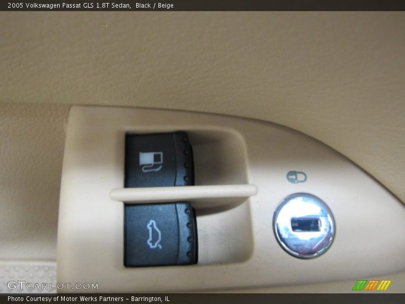 Black / Beige 2005 Volkswagen Passat GLS 1.8T Sedan