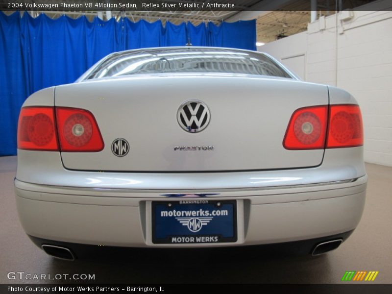 Reflex Silver Metallic / Anthracite 2004 Volkswagen Phaeton V8 4Motion Sedan