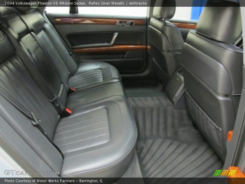 Reflex Silver Metallic / Anthracite 2004 Volkswagen Phaeton V8 4Motion Sedan