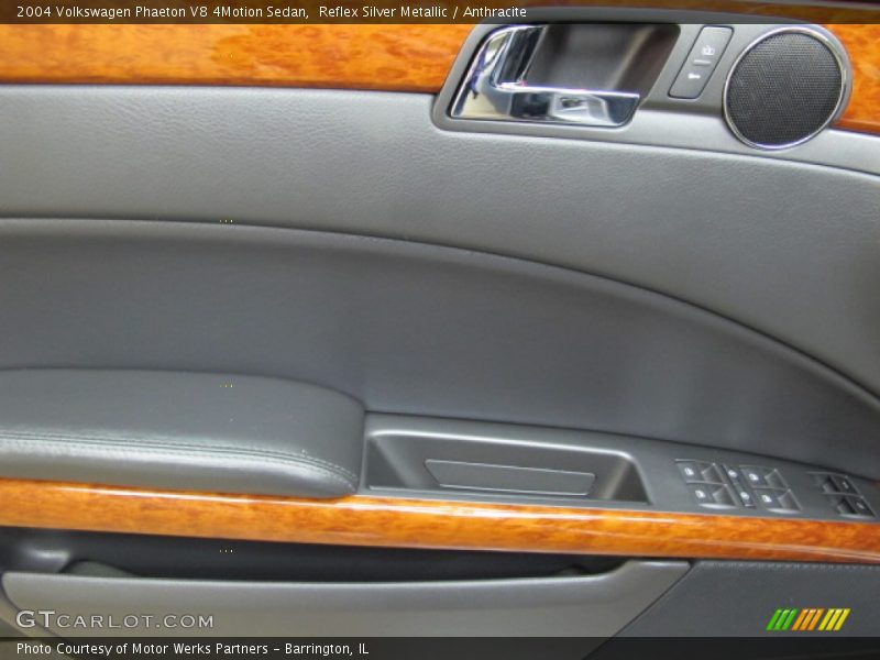 Reflex Silver Metallic / Anthracite 2004 Volkswagen Phaeton V8 4Motion Sedan