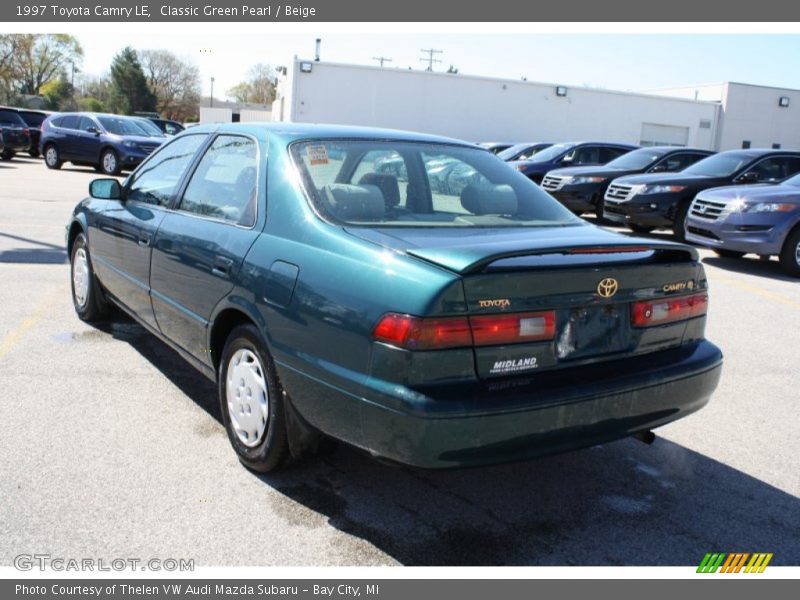 Classic Green Pearl / Beige 1997 Toyota Camry LE