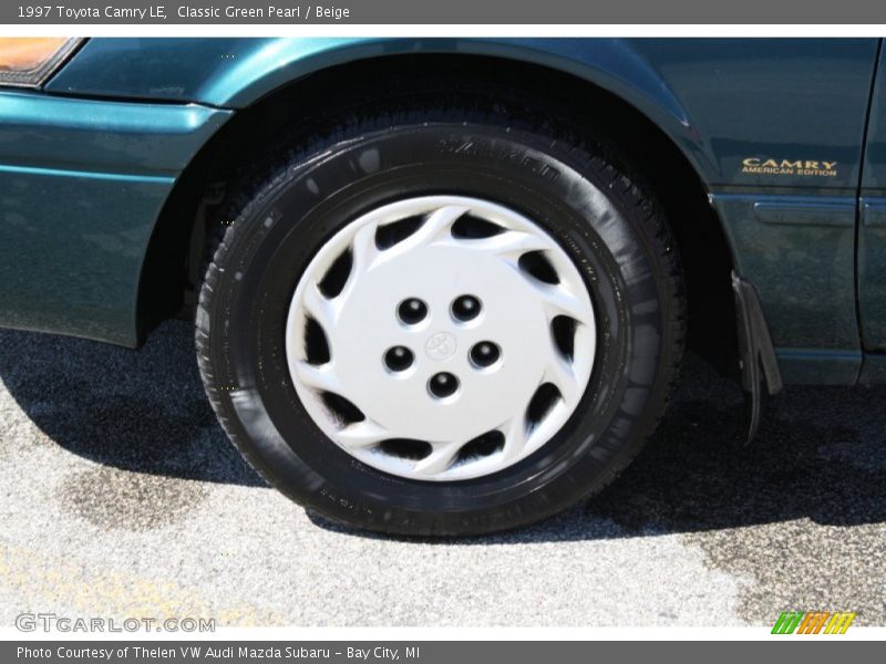 Classic Green Pearl / Beige 1997 Toyota Camry LE