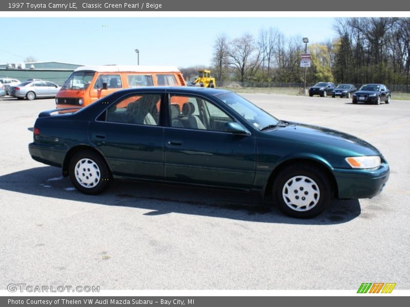 Classic Green Pearl / Beige 1997 Toyota Camry LE