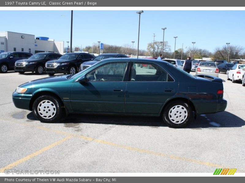 Classic Green Pearl / Beige 1997 Toyota Camry LE