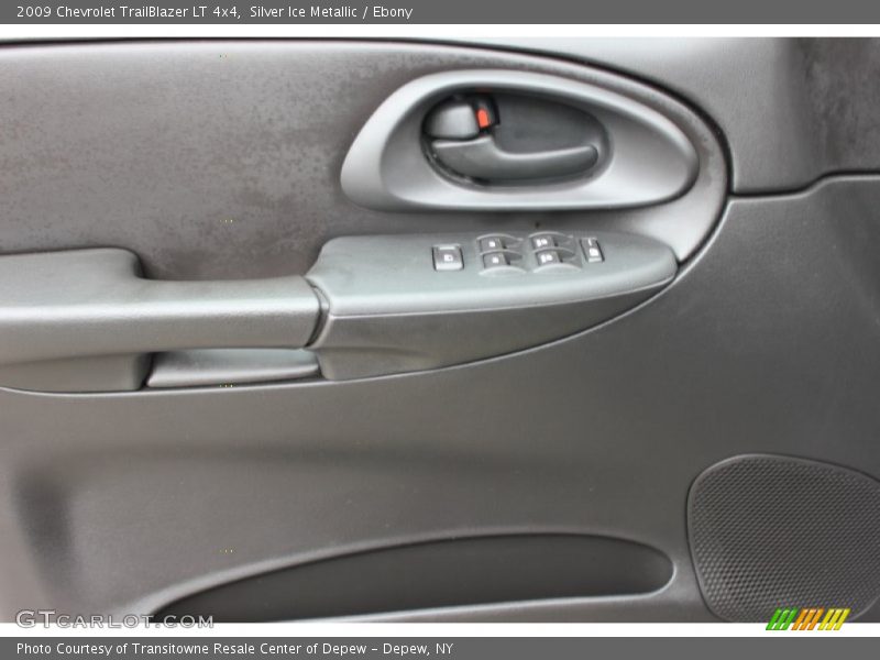 Silver Ice Metallic / Ebony 2009 Chevrolet TrailBlazer LT 4x4