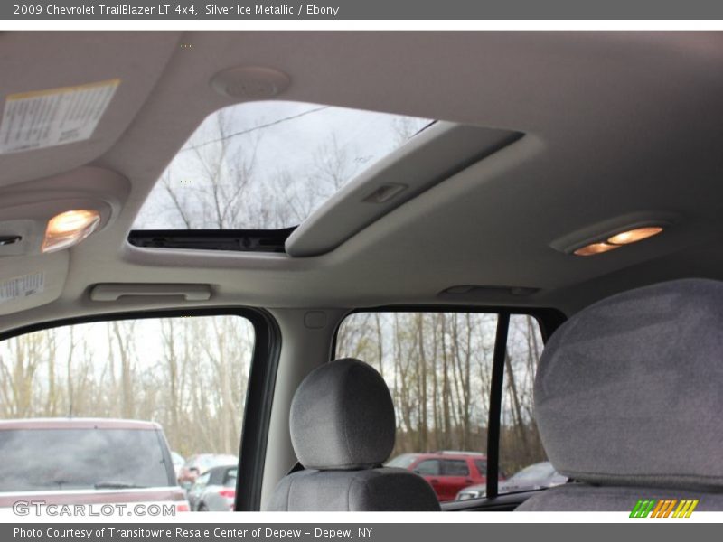 Silver Ice Metallic / Ebony 2009 Chevrolet TrailBlazer LT 4x4