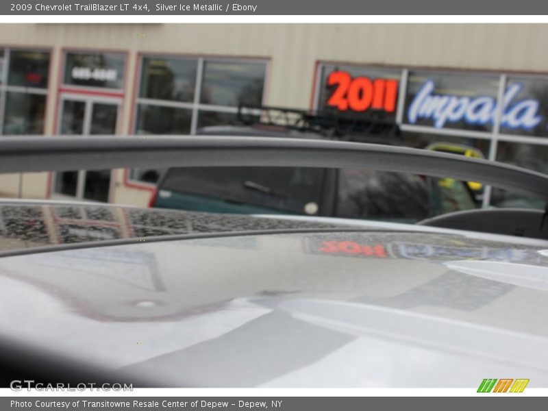 Silver Ice Metallic / Ebony 2009 Chevrolet TrailBlazer LT 4x4
