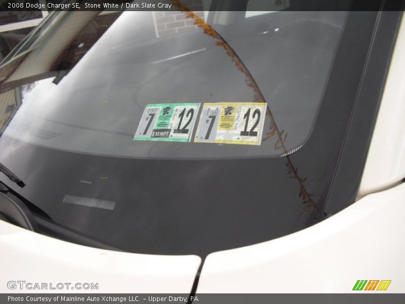 Stone White / Dark Slate Gray 2008 Dodge Charger SE