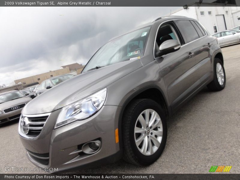 Alpine Grey Metallic / Charcoal 2009 Volkswagen Tiguan SE