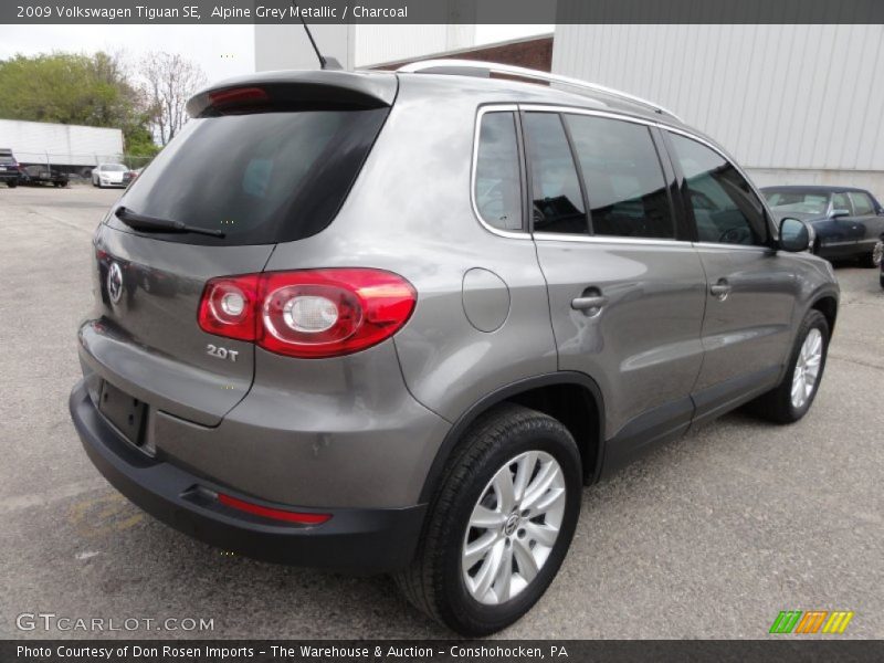 Alpine Grey Metallic / Charcoal 2009 Volkswagen Tiguan SE