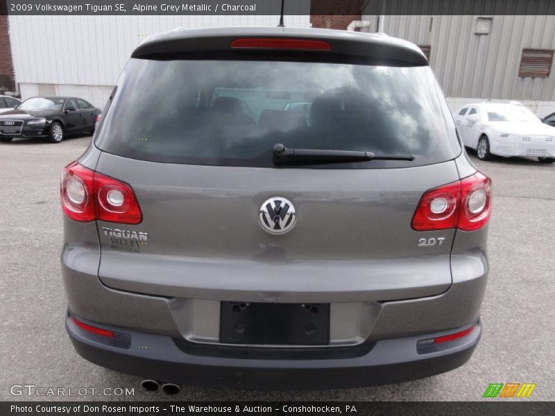 Alpine Grey Metallic / Charcoal 2009 Volkswagen Tiguan SE