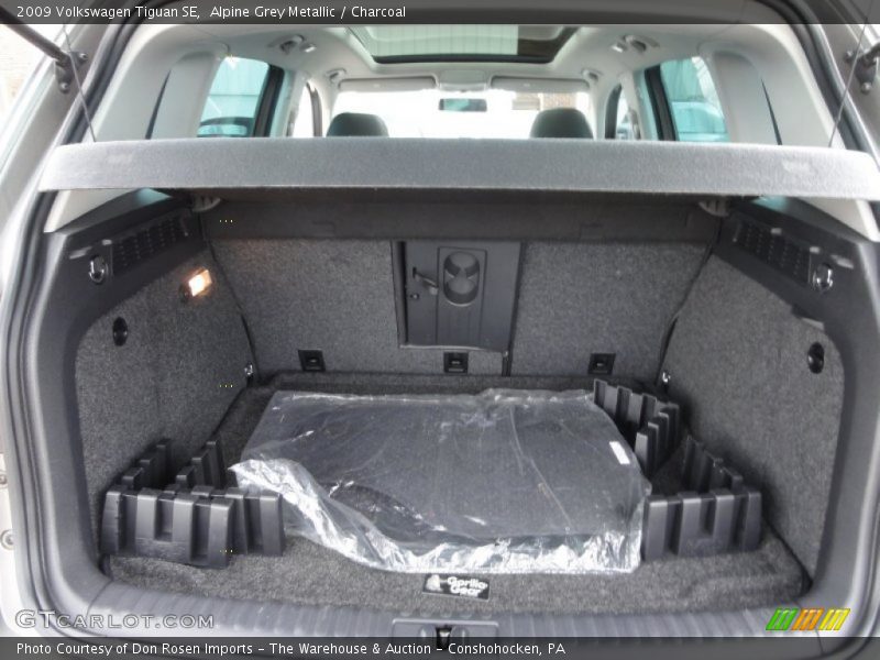 Alpine Grey Metallic / Charcoal 2009 Volkswagen Tiguan SE