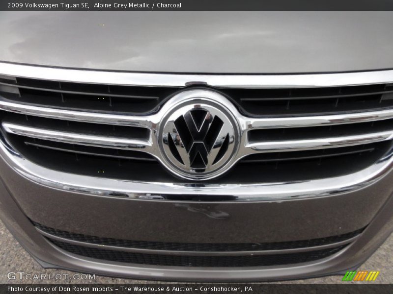 Alpine Grey Metallic / Charcoal 2009 Volkswagen Tiguan SE