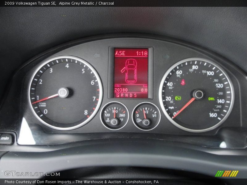 Alpine Grey Metallic / Charcoal 2009 Volkswagen Tiguan SE