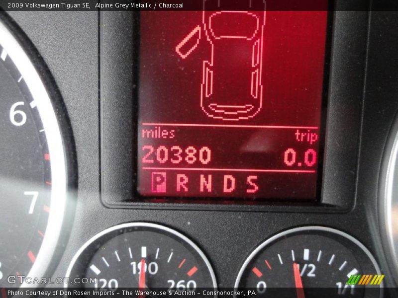 Alpine Grey Metallic / Charcoal 2009 Volkswagen Tiguan SE