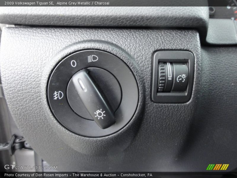 Alpine Grey Metallic / Charcoal 2009 Volkswagen Tiguan SE