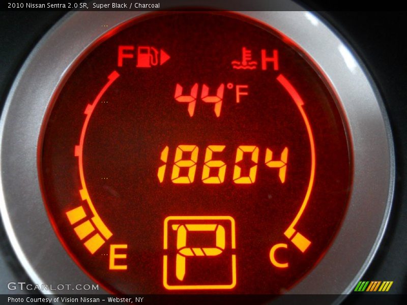 Super Black / Charcoal 2010 Nissan Sentra 2.0 SR