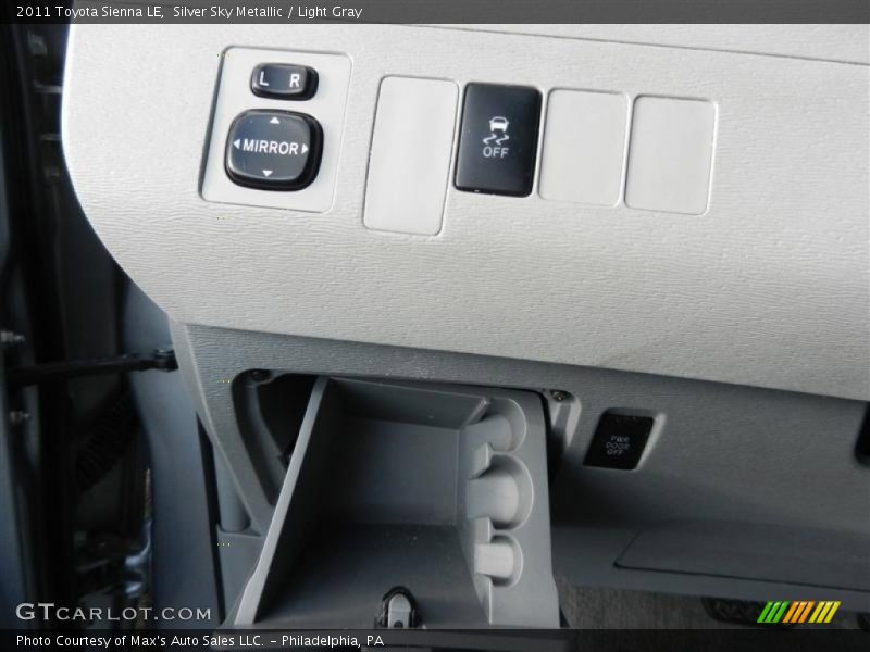 Silver Sky Metallic / Light Gray 2011 Toyota Sienna LE