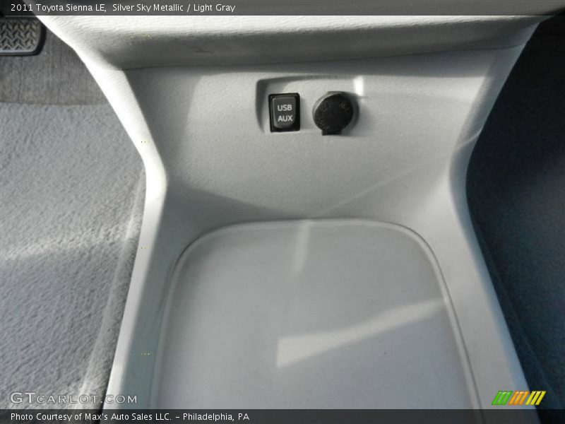 Silver Sky Metallic / Light Gray 2011 Toyota Sienna LE