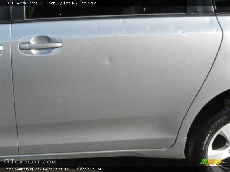 Silver Sky Metallic / Light Gray 2011 Toyota Sienna LE