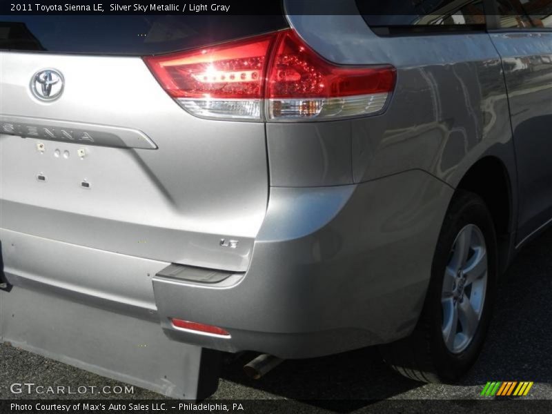 Silver Sky Metallic / Light Gray 2011 Toyota Sienna LE