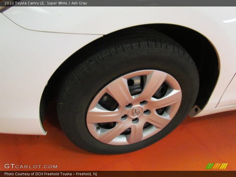 Super White / Ash Gray 2010 Toyota Camry LE