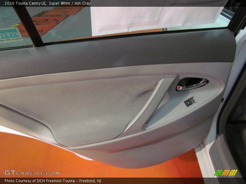 Super White / Ash Gray 2010 Toyota Camry LE