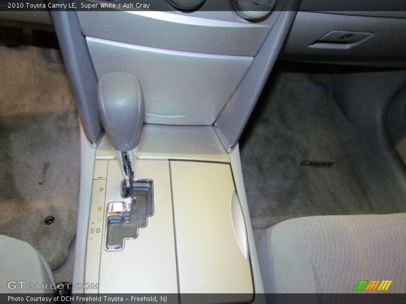 Super White / Ash Gray 2010 Toyota Camry LE