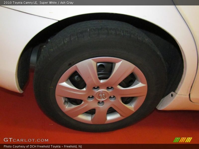 Super White / Ash Gray 2010 Toyota Camry LE
