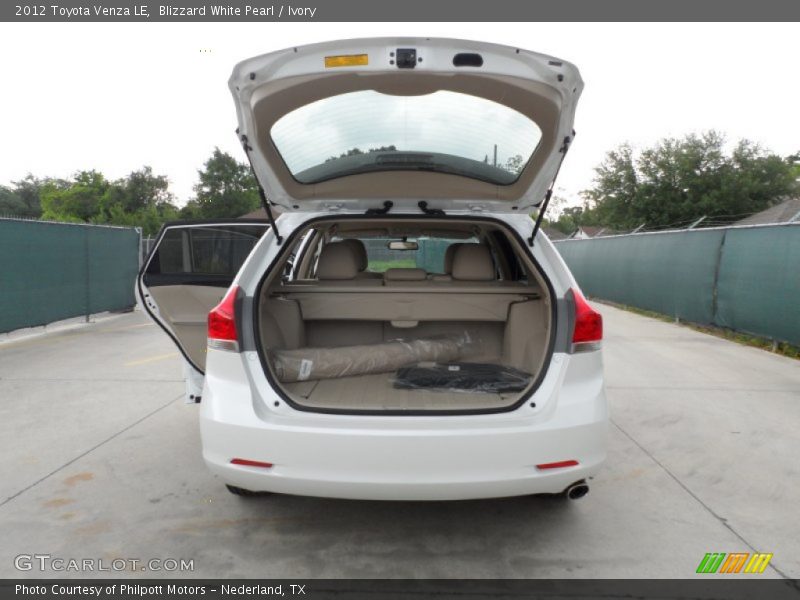 Blizzard White Pearl / Ivory 2012 Toyota Venza LE