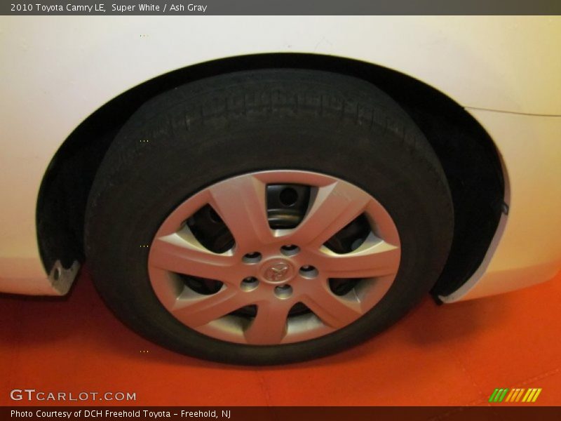 Super White / Ash Gray 2010 Toyota Camry LE