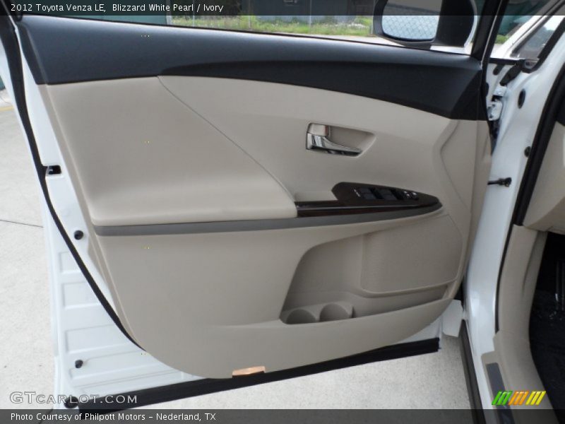 Blizzard White Pearl / Ivory 2012 Toyota Venza LE