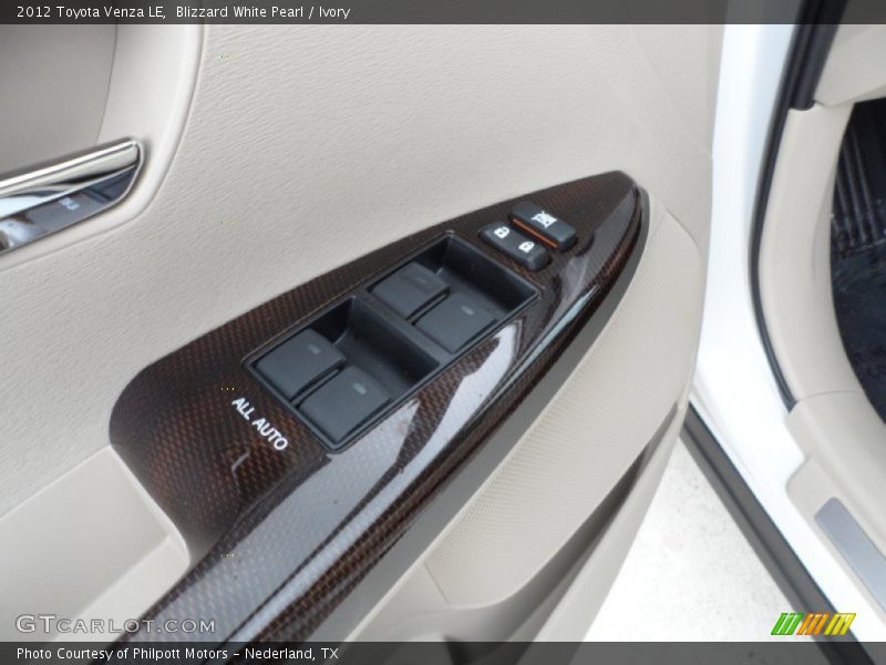 Blizzard White Pearl / Ivory 2012 Toyota Venza LE