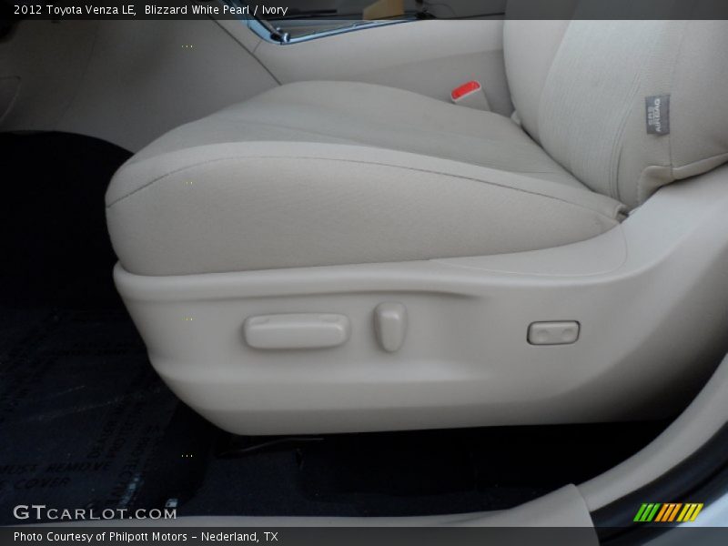 Blizzard White Pearl / Ivory 2012 Toyota Venza LE