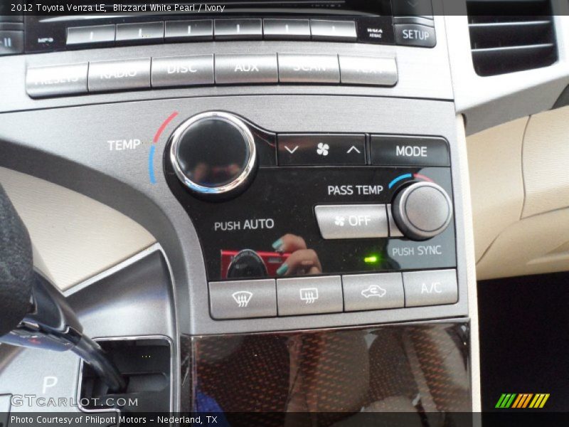 Blizzard White Pearl / Ivory 2012 Toyota Venza LE