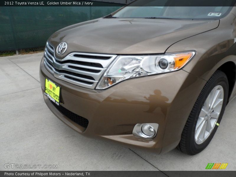 Golden Umber Mica / Ivory 2012 Toyota Venza LE
