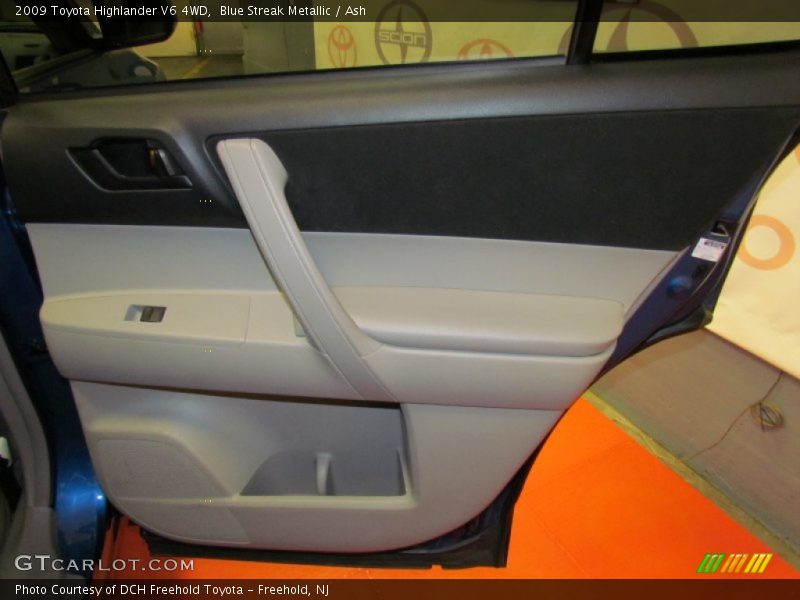Blue Streak Metallic / Ash 2009 Toyota Highlander V6 4WD