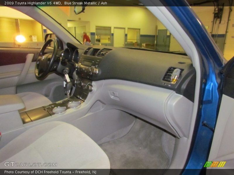 Blue Streak Metallic / Ash 2009 Toyota Highlander V6 4WD