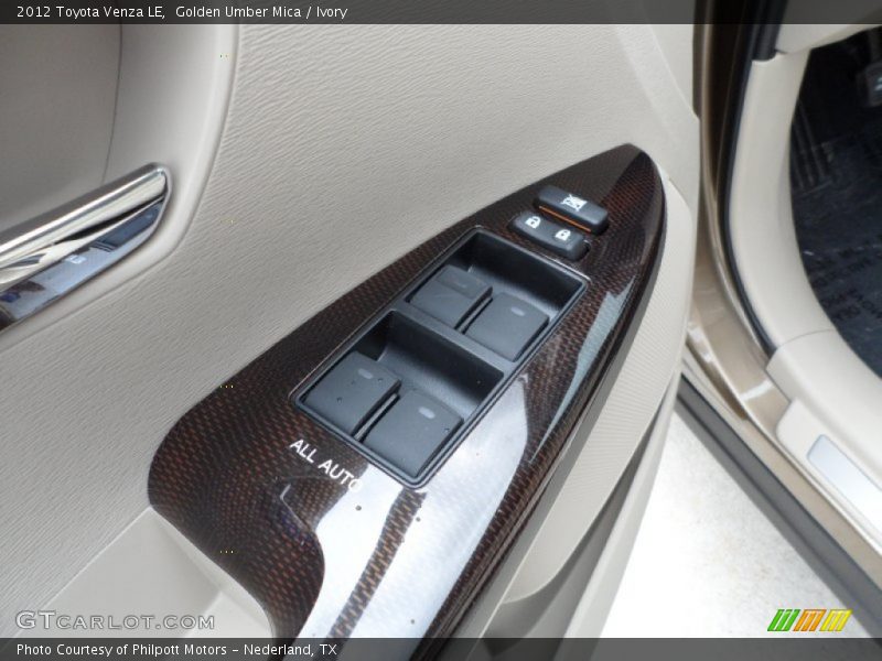 Golden Umber Mica / Ivory 2012 Toyota Venza LE