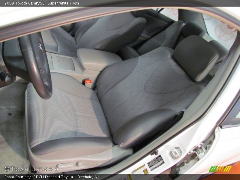 Super White / Ash 2009 Toyota Camry SE