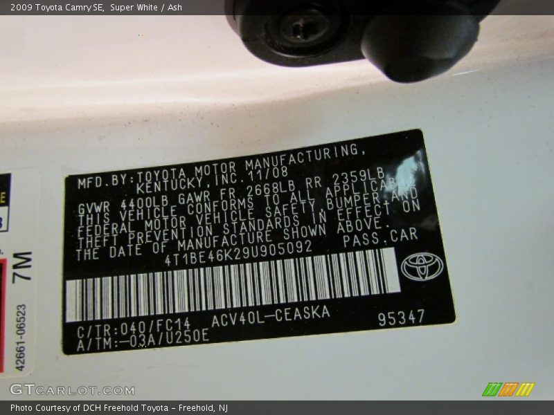 Super White / Ash 2009 Toyota Camry SE