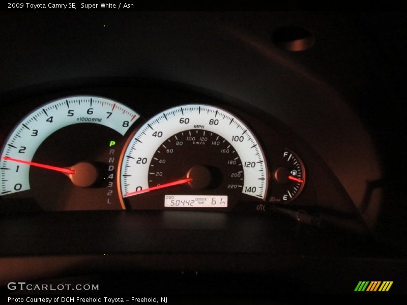 Super White / Ash 2009 Toyota Camry SE