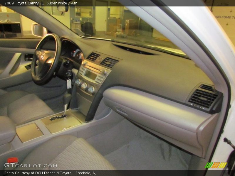 Super White / Ash 2009 Toyota Camry SE