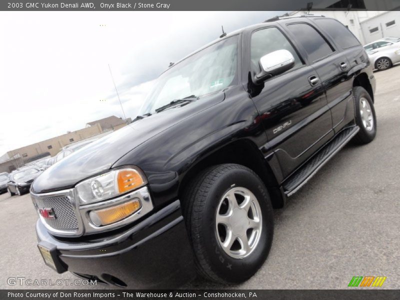Onyx Black / Stone Gray 2003 GMC Yukon Denali AWD