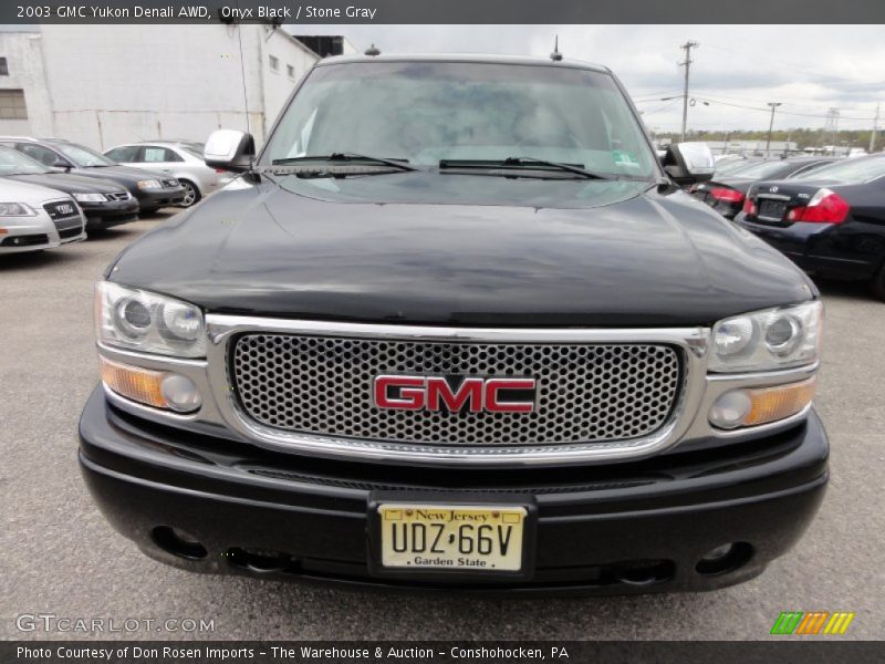 Onyx Black / Stone Gray 2003 GMC Yukon Denali AWD