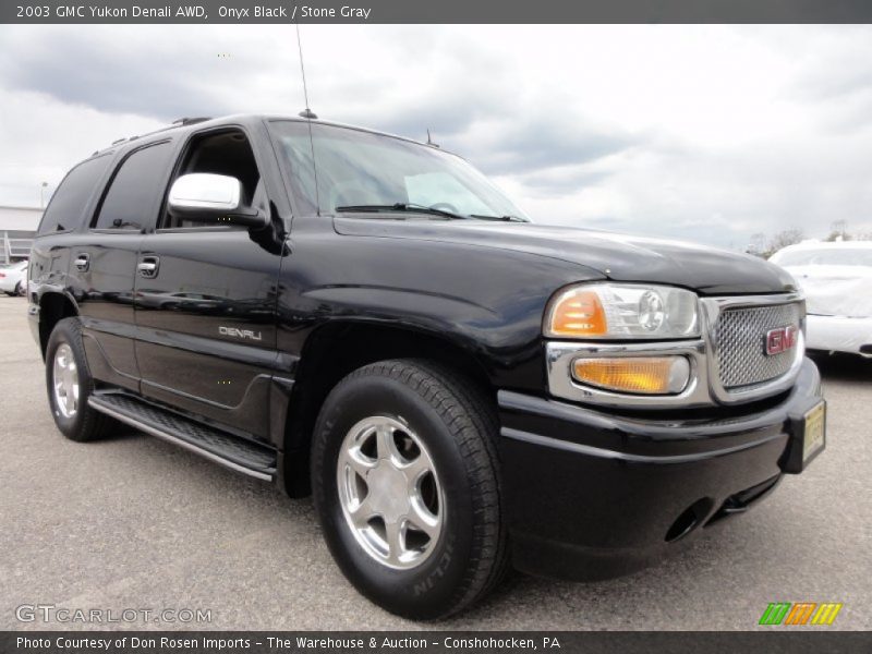 Onyx Black / Stone Gray 2003 GMC Yukon Denali AWD